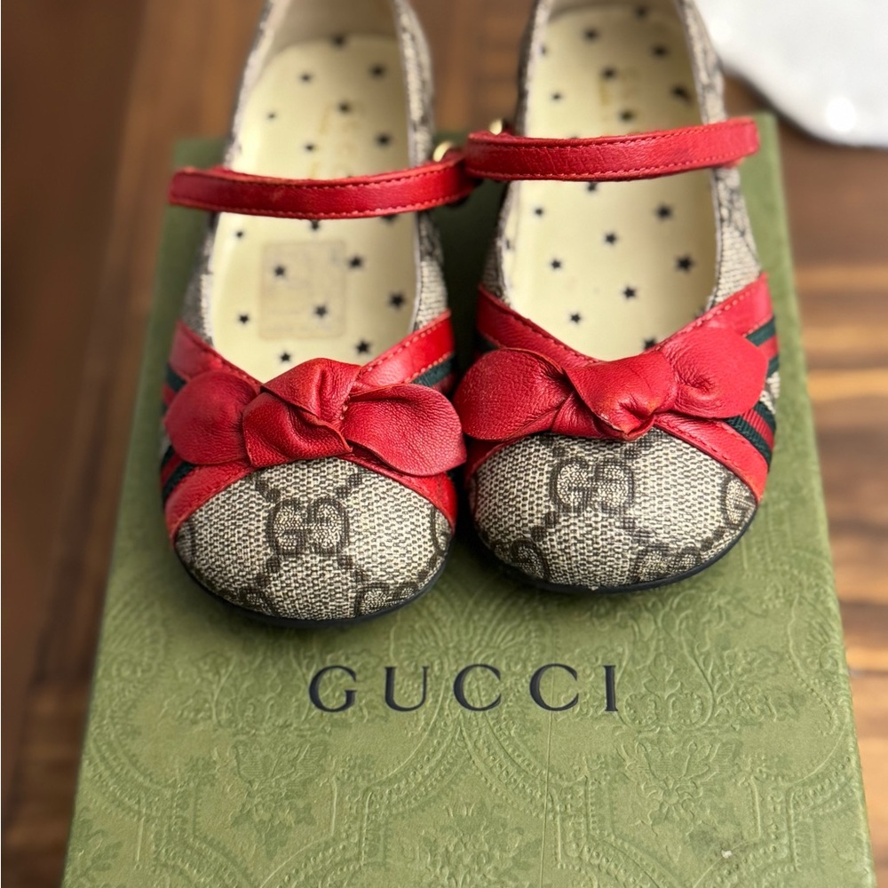 Gucci Kids Beige and Red Bow Dress Shoes